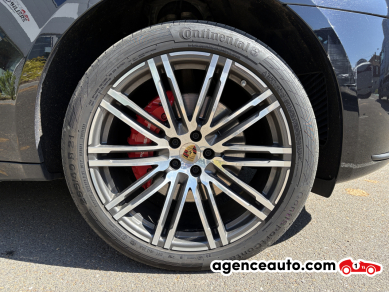 Porsche Macan — 32