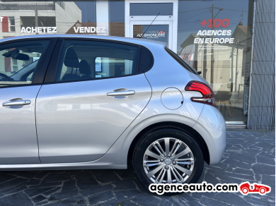 Peugeot 208 — 9