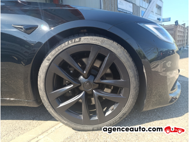 Tesla Model S — 32