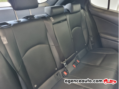 Lexus UX — 16