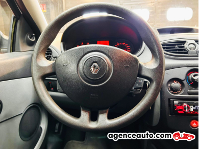 Renault Clio — 12
