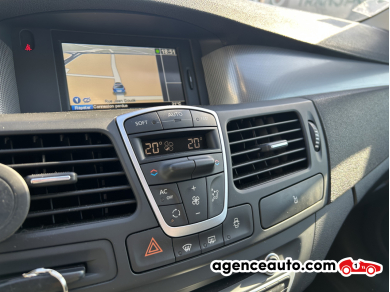 Renault Laguna Estate — 24