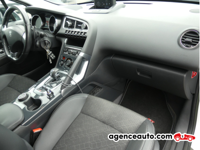 Peugeot 3008 HYbrid4 — 14