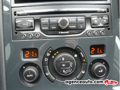Peugeot 3008 HYbrid4 — 33