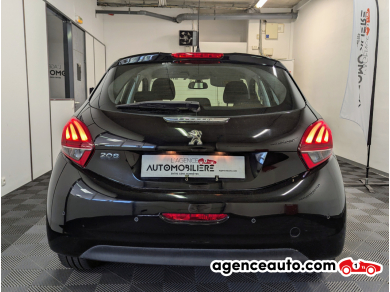 Peugeot 208 — 5