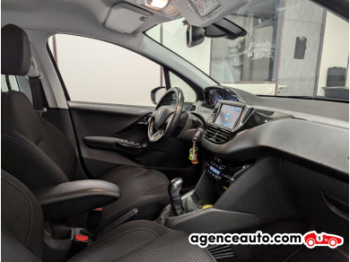 Peugeot 208 — 14