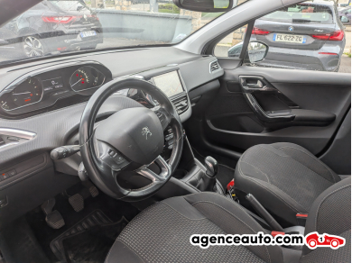 Peugeot 208 — 9