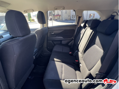 Mitsubishi Outlander — 14