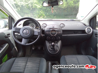 Mazda Mazda 2 — 9
