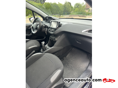 Peugeot 208 — 16