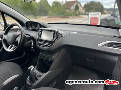 Peugeot 208 — 25