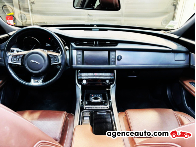 Jaguar XF — 12