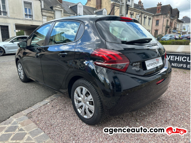Peugeot 208 — 4