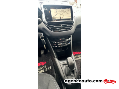 Peugeot 208 — 12