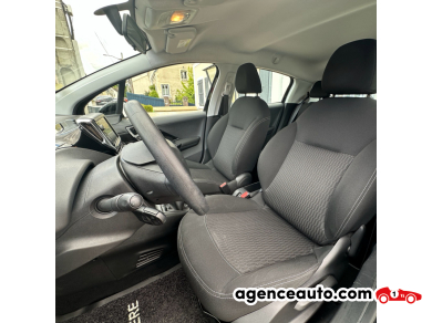 Peugeot 208 — 11