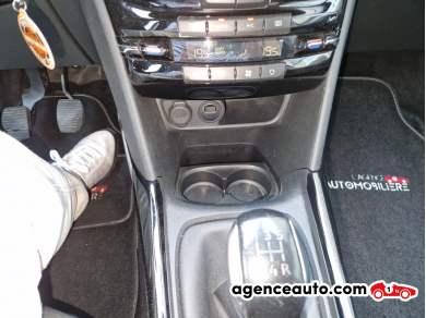 Peugeot 2008 — 15