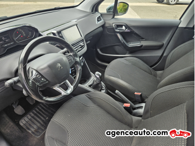 Peugeot 208 — 9