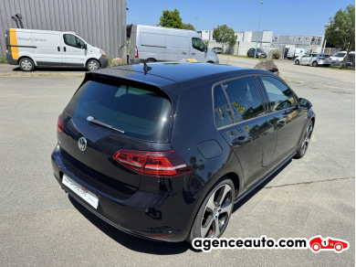 Volkswagen Golf — 5