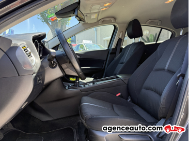 Mazda Mazda 3 — 8