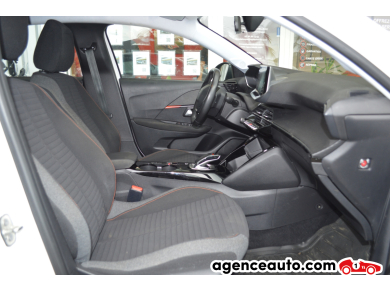 Peugeot e-208 — 10
