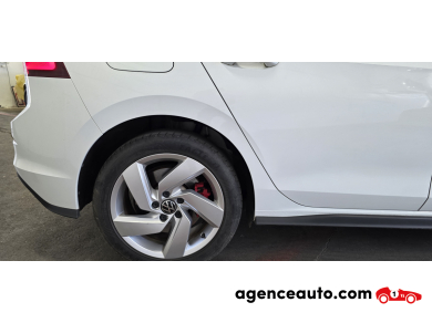 Volkswagen Golf — 32