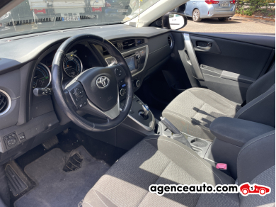 Toyota Auris — 10