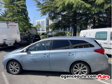 Toyota Auris Touring Sport — 4