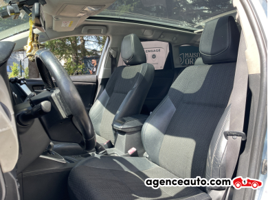 Toyota Auris Touring Sport — 9