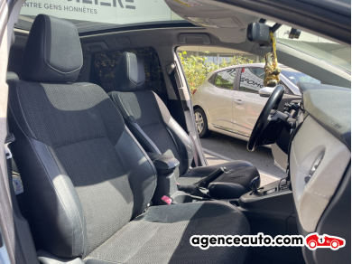 Toyota Auris Touring Sport — 11