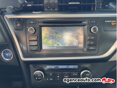Toyota Auris Touring Sport — 19