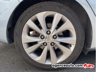 Toyota Auris Touring Sport — 23