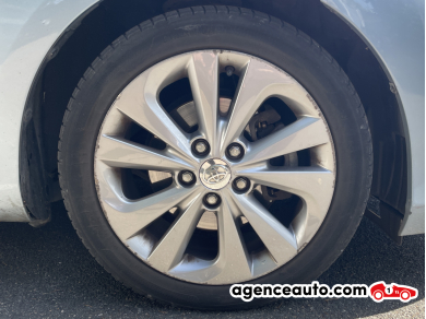 Toyota Auris Touring Sport — 24