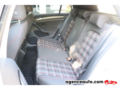 Volkswagen Golf — 24