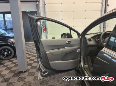 Peugeot 5008 — 9