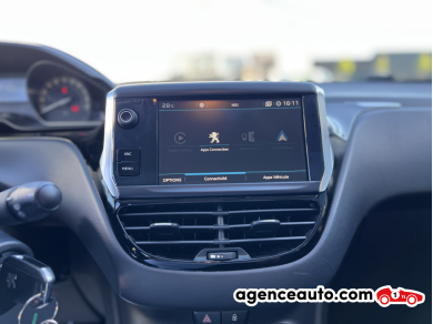 Peugeot 208 — 10