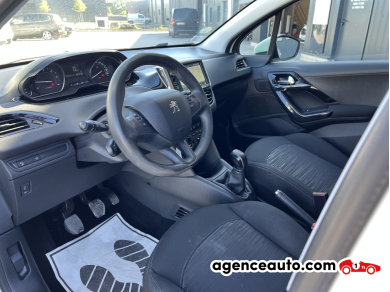 Peugeot 208 — 5