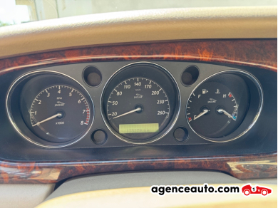 Jaguar XJ — 14