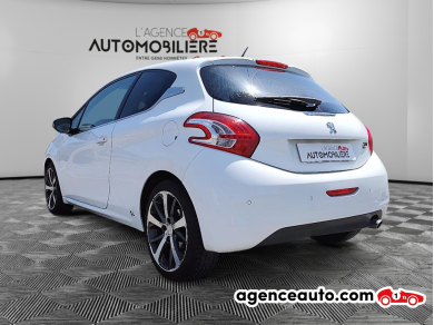 Peugeot 208 — 5
