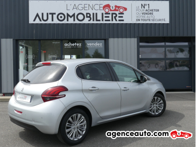 Peugeot 208 — 5