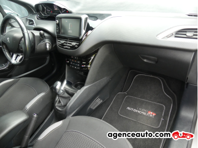 Peugeot 208 — 14