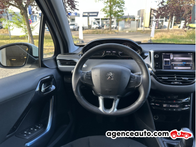 Peugeot 208 — 10