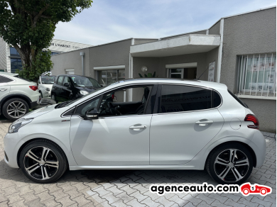 Peugeot 208 — 6