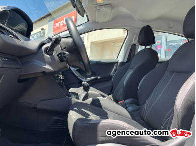 Peugeot 208 — 12