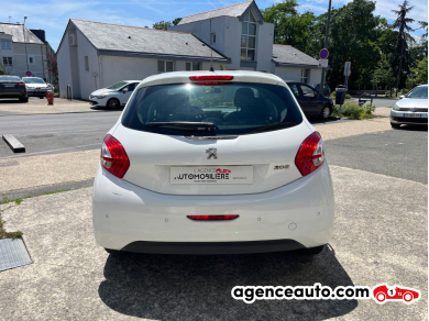 Peugeot 208 — 6