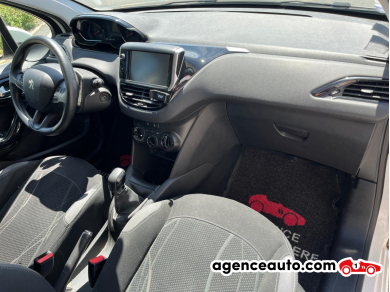 Peugeot 208 — 14