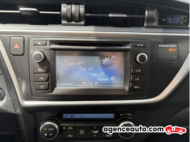 Toyota Auris — 15
