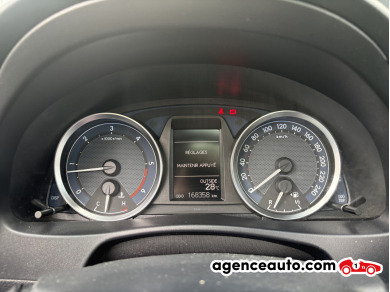 Toyota Auris — 7