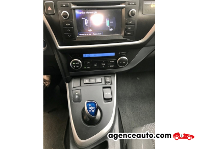Toyota Auris — 12