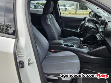 Peugeot 2008 — 12