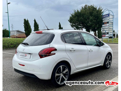 Peugeot 208 — 5